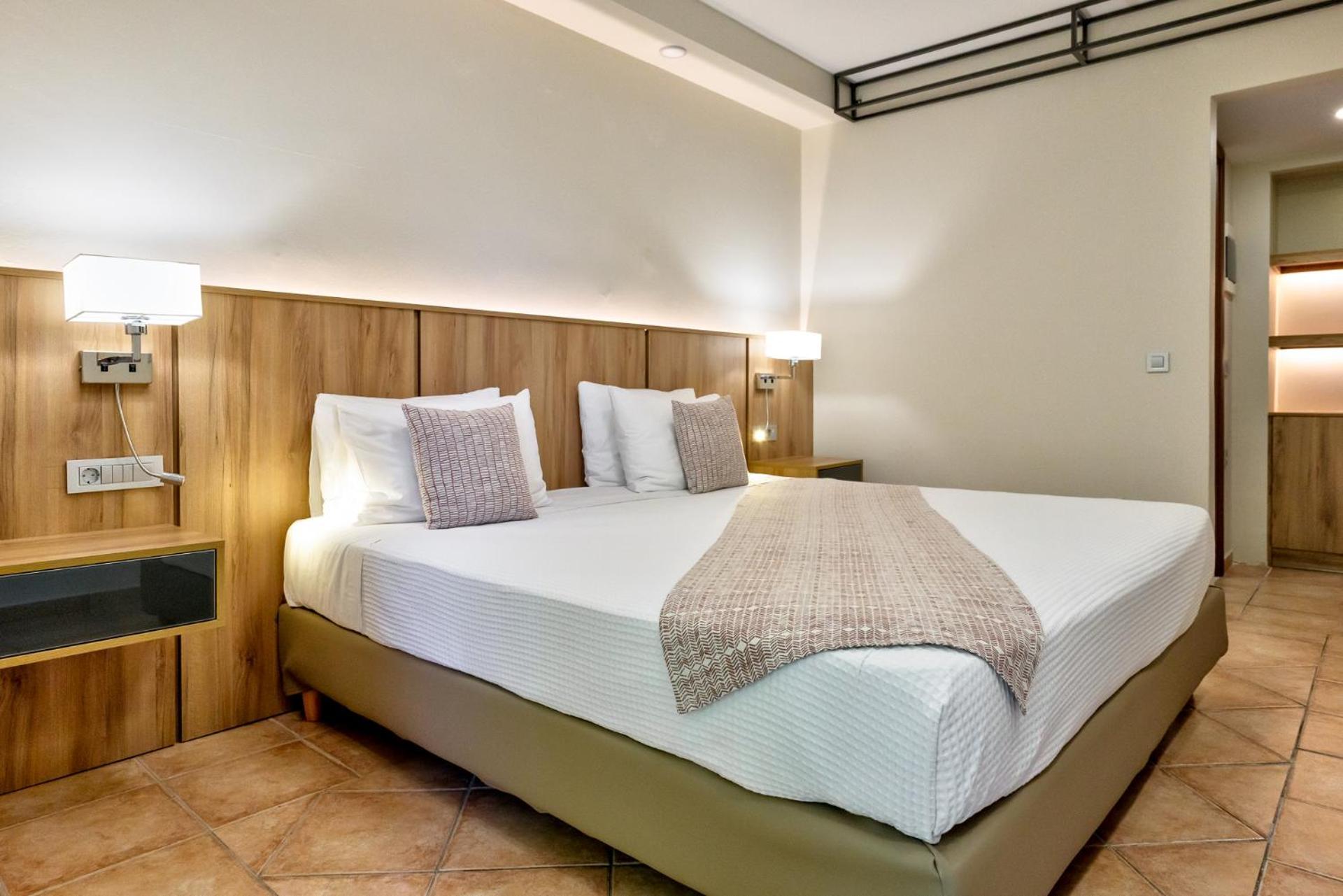 White Olive Premium Laganas Hotell Eksteriør bilde