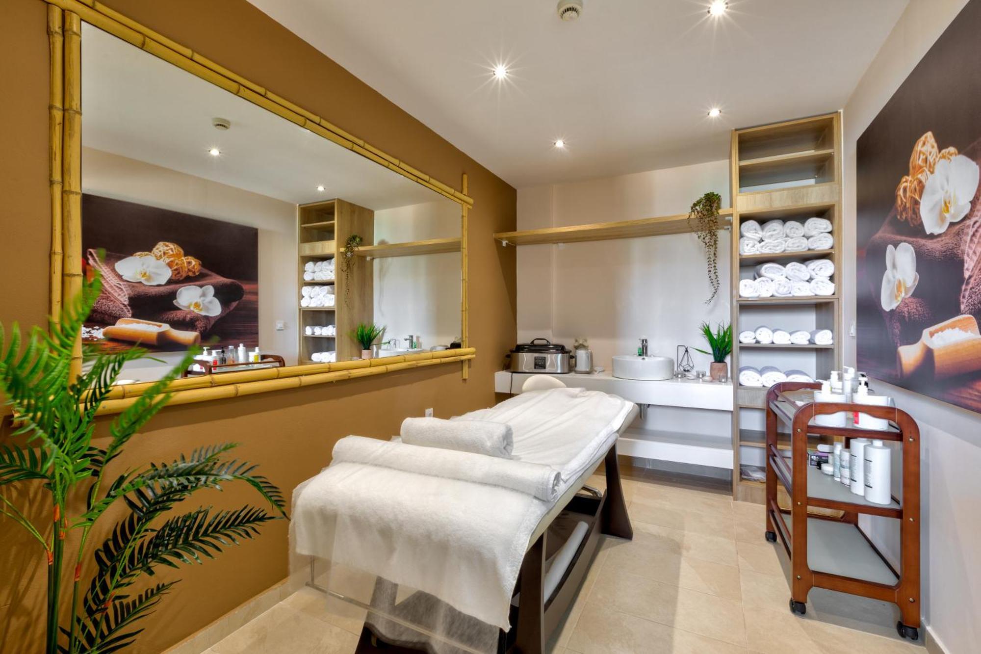 White Olive Premium Laganas Hotell Eksteriør bilde
