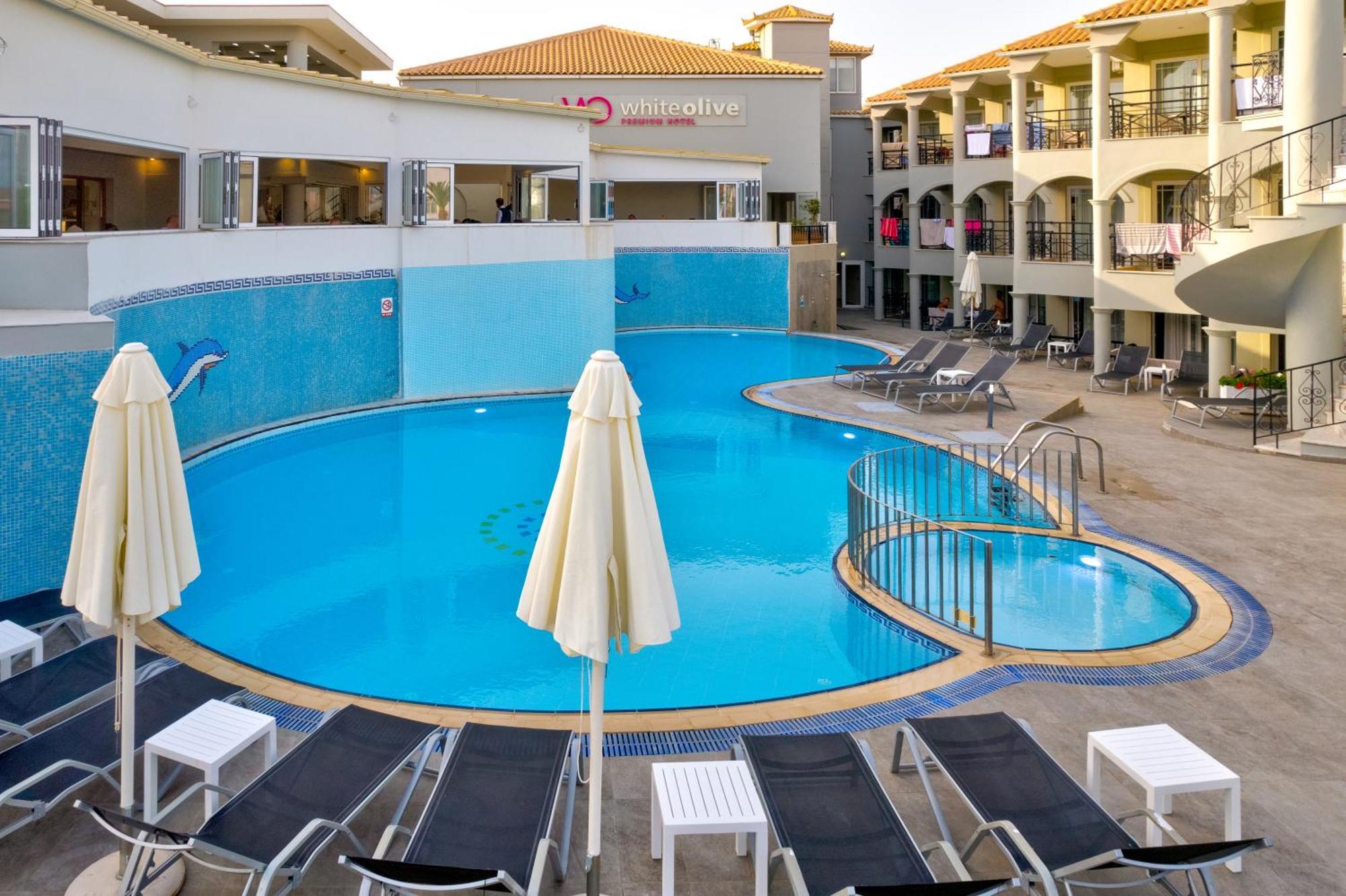 White Olive Premium Laganas Hotell Eksteriør bilde