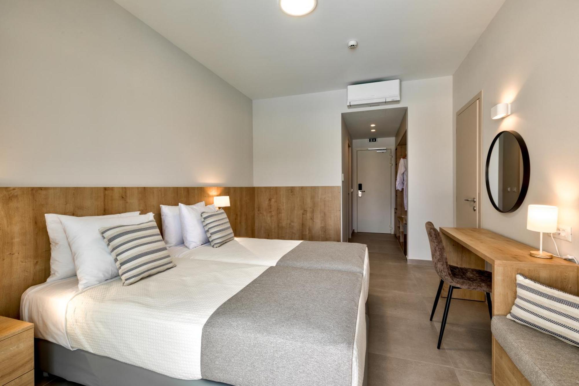 White Olive Premium Laganas Hotell Eksteriør bilde